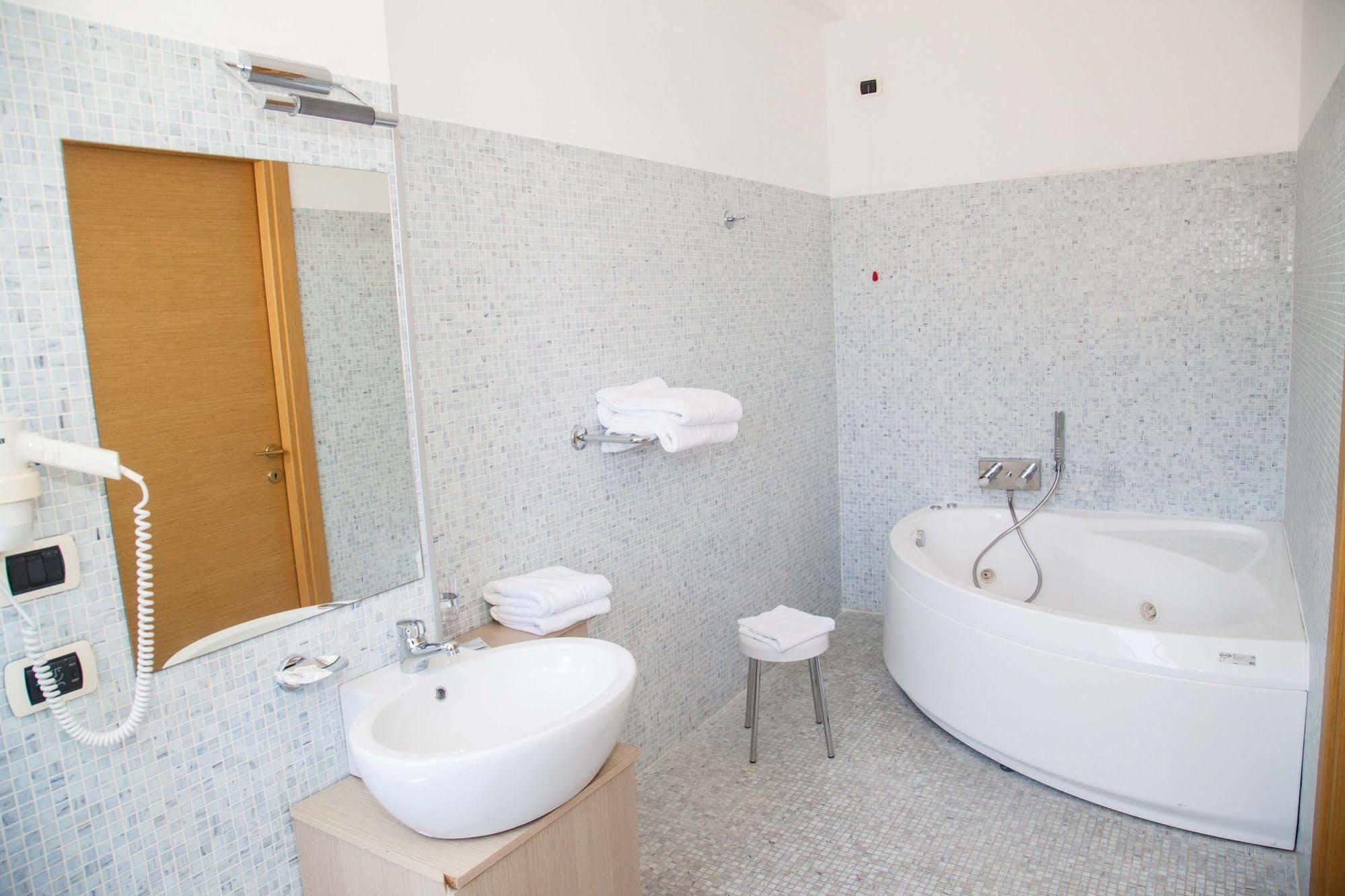Hotel Pacla 아볼라 외부 사진