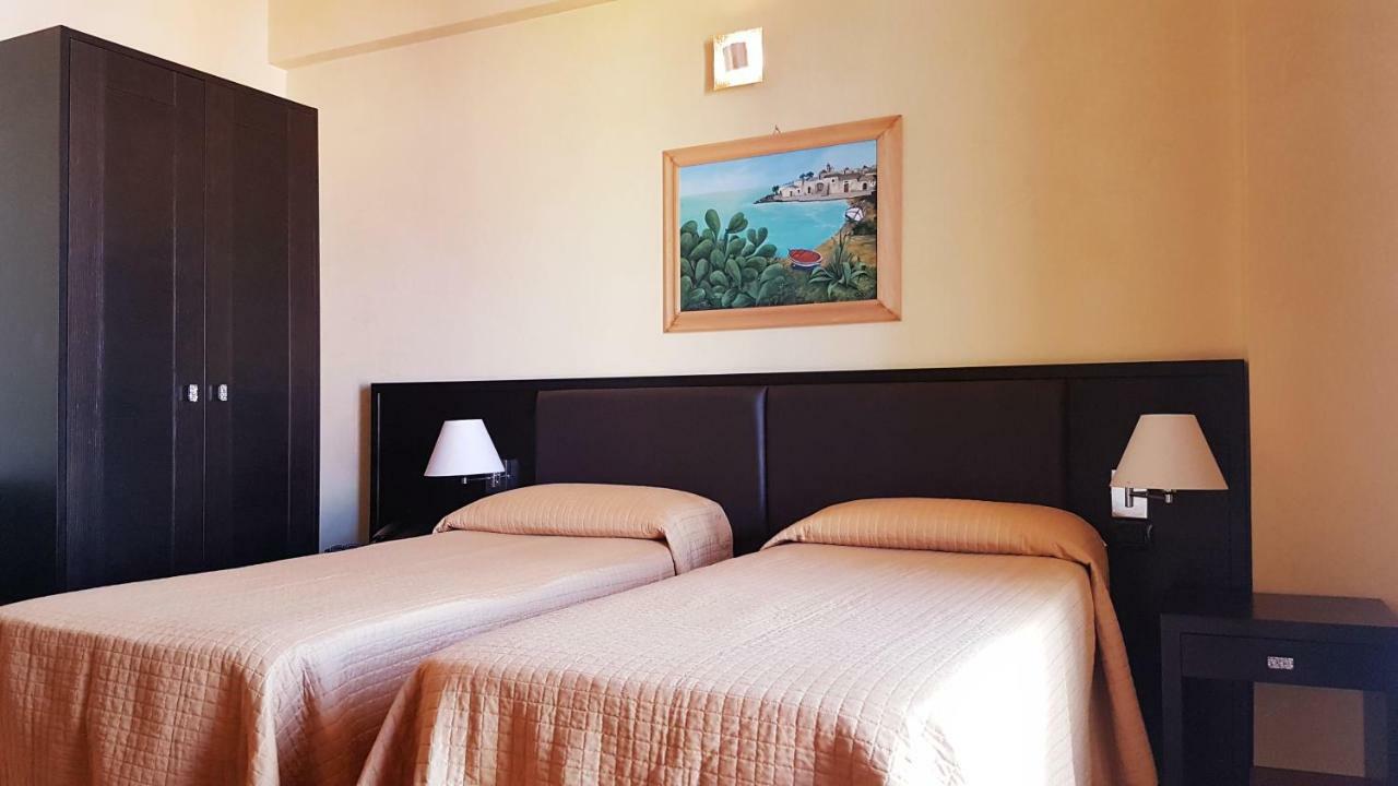 Hotel Pacla 아볼라 외부 사진