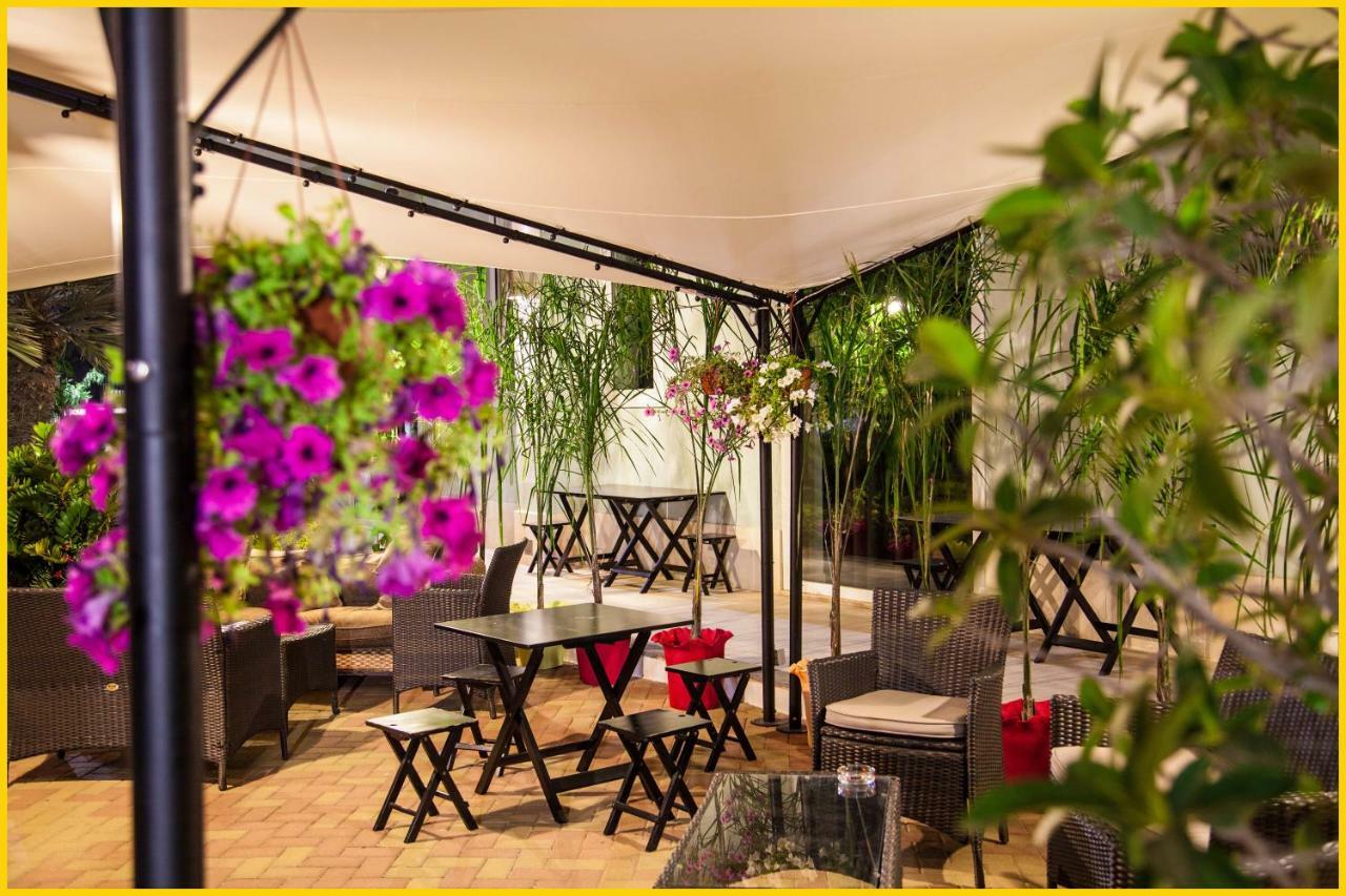 Hotel Pacla 아볼라 외부 사진